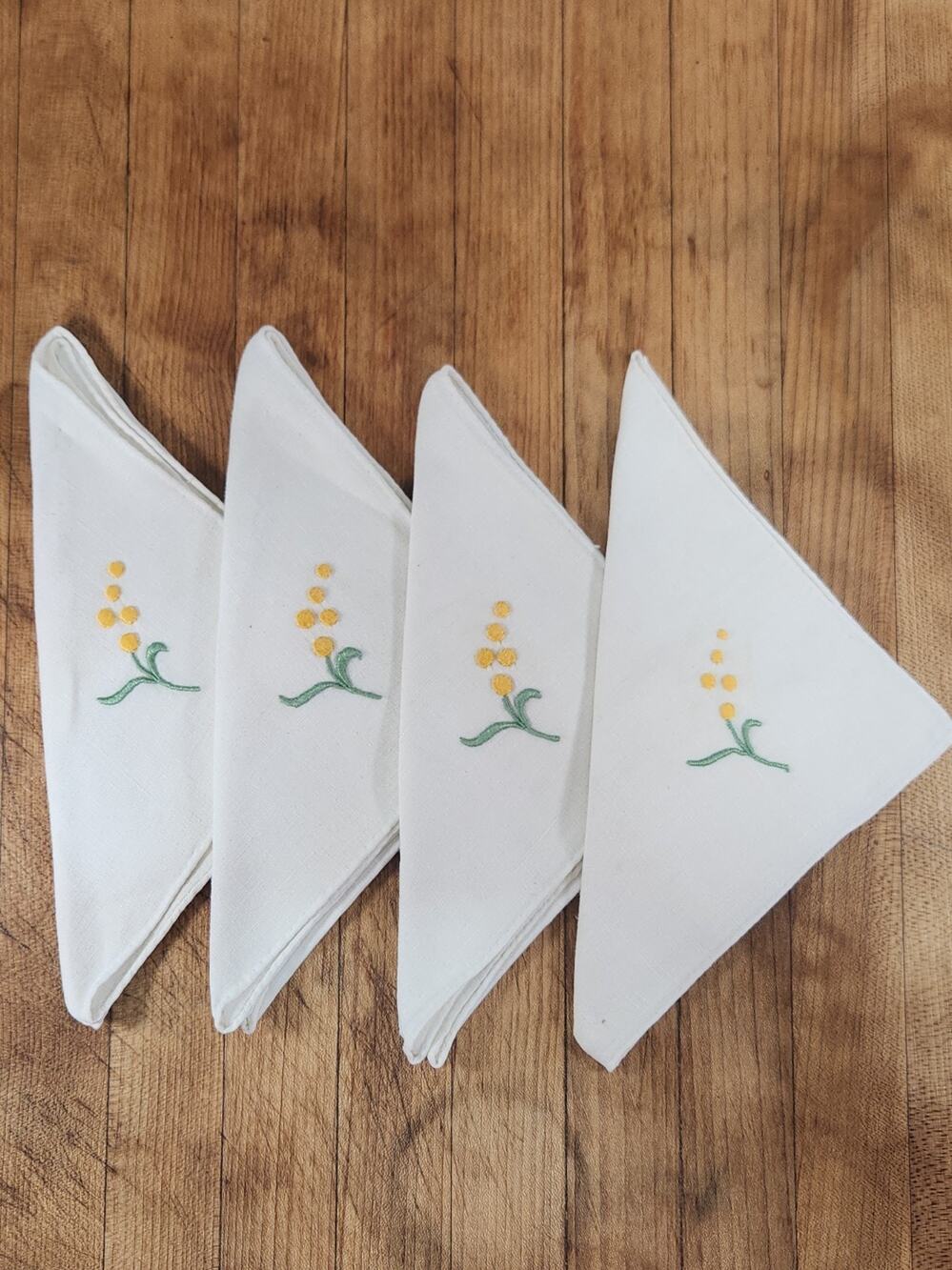 Vintage Embroidered Cloth Napkins Set of 4 White Yellow Floral 15" Cottagecore